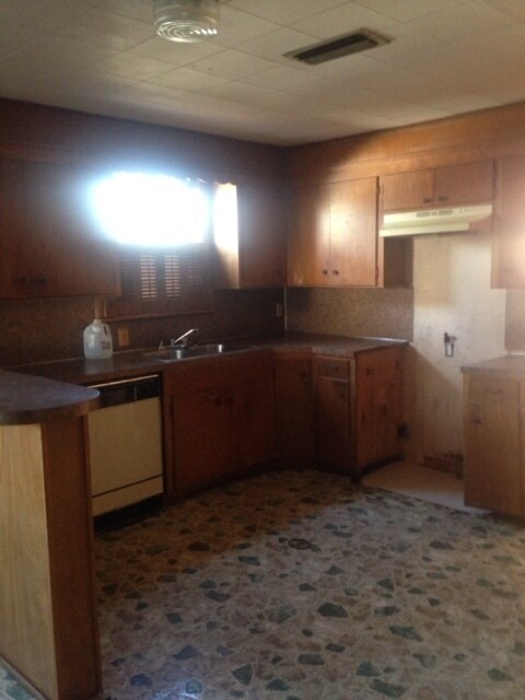 Building Photo - 3904 Golf Links Blvd