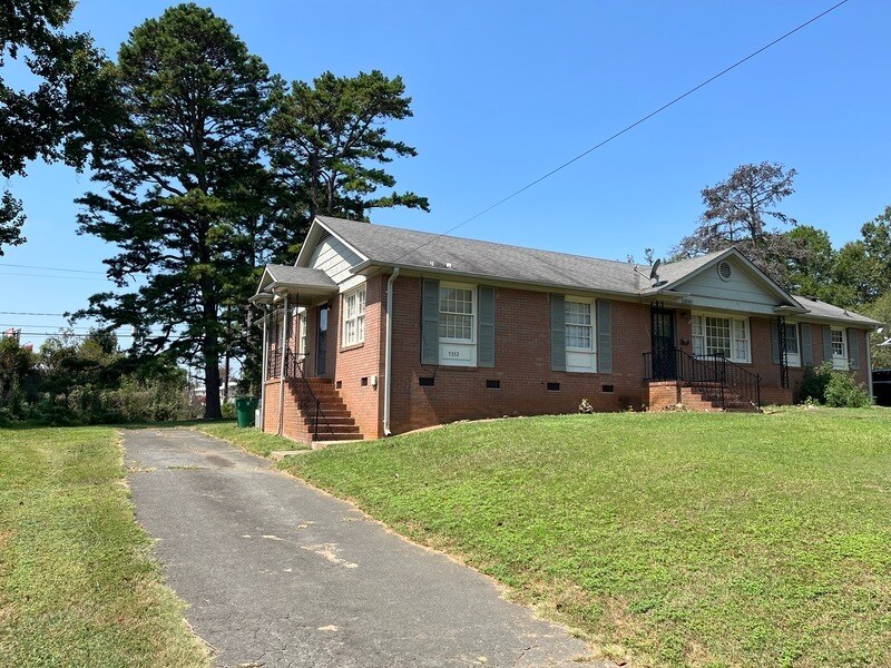 Primary Photo - 7332 Briardale Dr