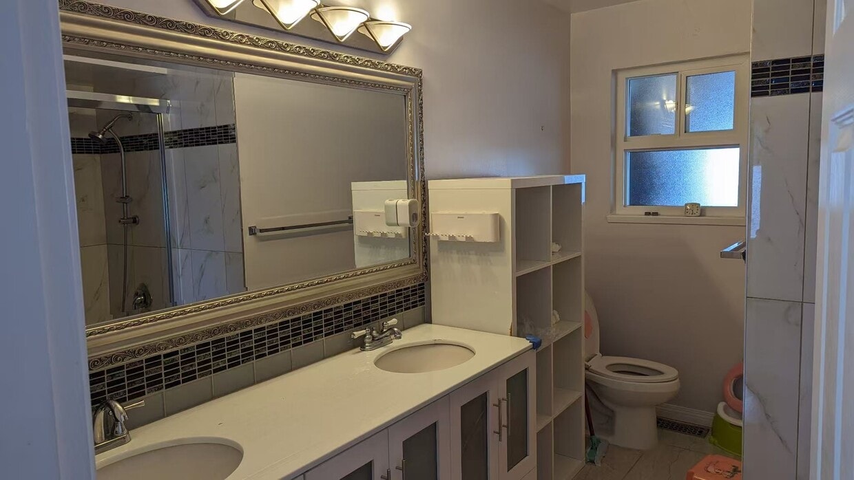 Photo du bâtiment - 7192 Paulus Crescent