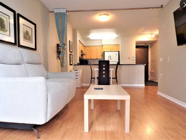 Primary Photo - 388 Bloor St E