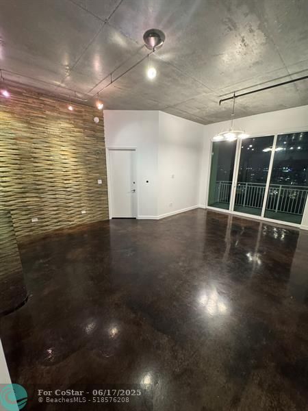Foto del edificio - 313 NE 2nd St