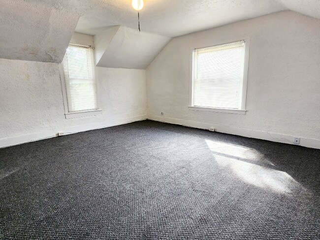 Foto del edificio - 612 6th St SW