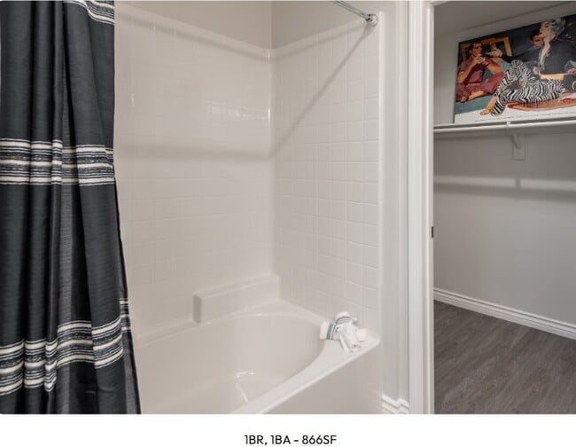 Building Photo - Centerpointe at Market