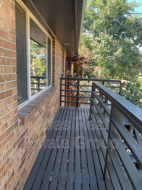 Foto del edificio - 16816 W 16th Pl