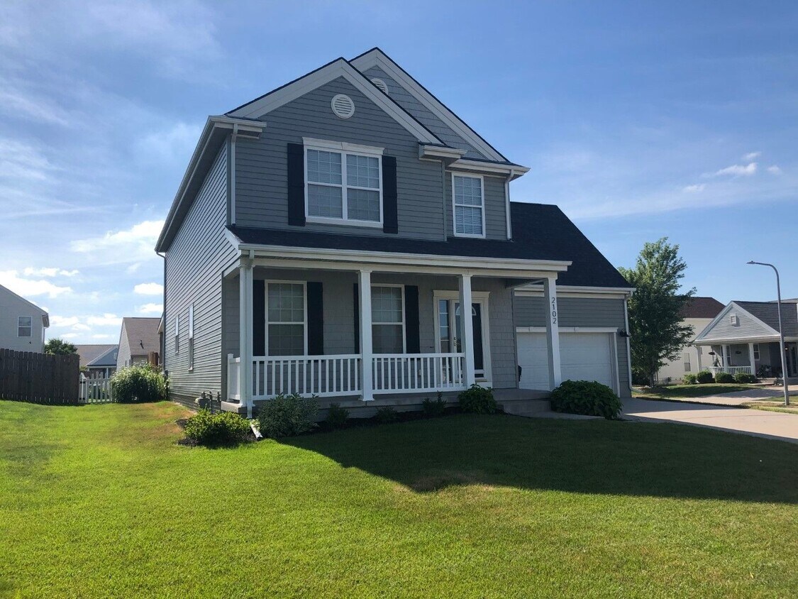 Foto principal - Large Home in Papillion For Rent!