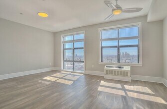 Building Photo - 32 Oakland Ave