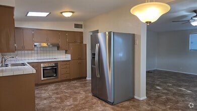 Building Photo - 4342 N Radin Ave