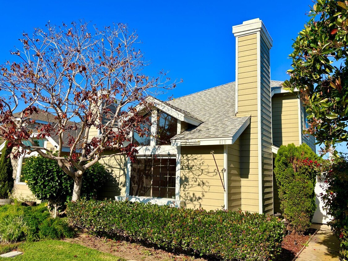 Foto principal - Beautiful Home in Gated Community - Near Beach  - Off Poinsettia Carlsbad