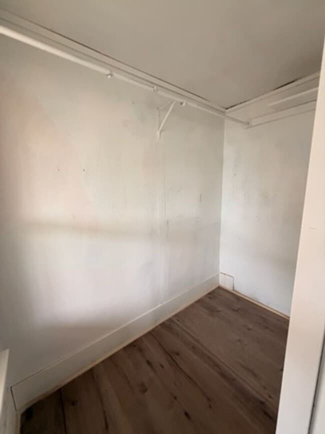 Building Photo - Lower newly remodeled 3 bedroom unit
