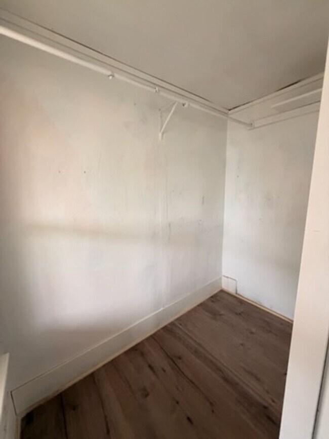 Foto del edificio - Lower newly remodeled 3 bedroom unit