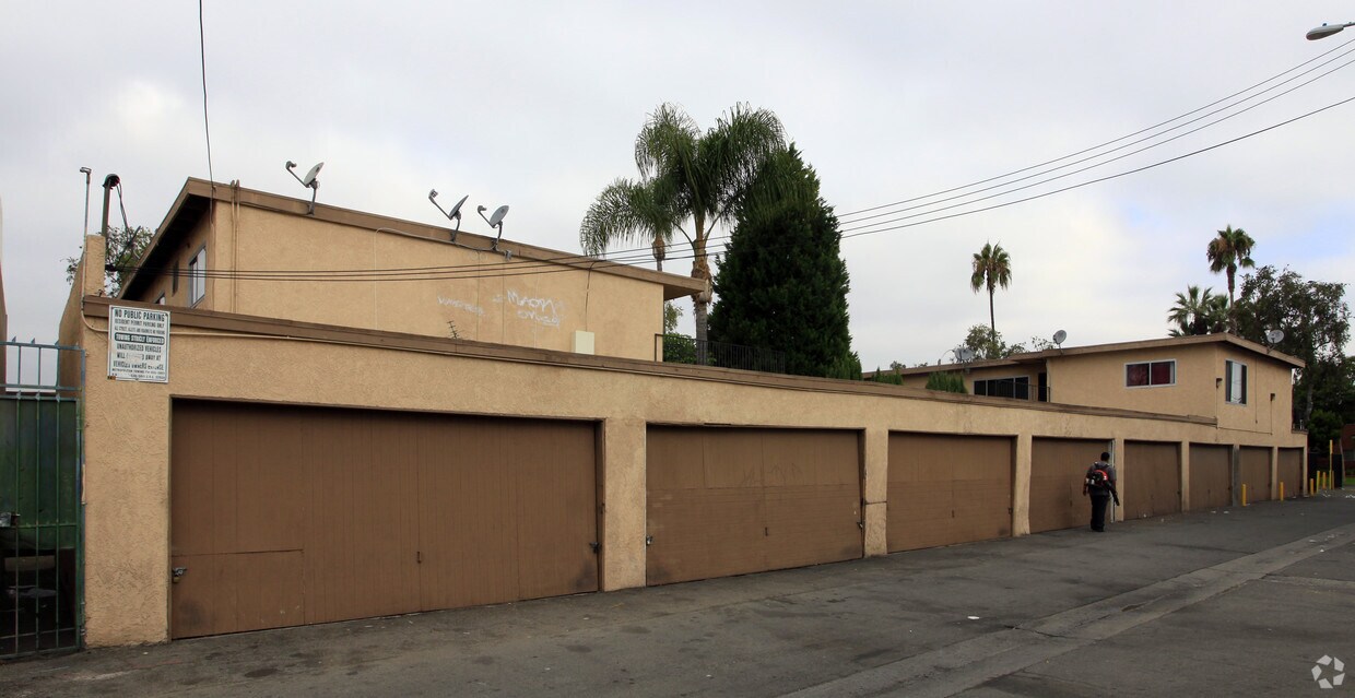 Primary Photo - 2070 S Mountain View Ave