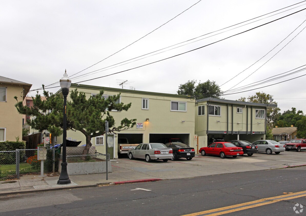 Foto del edificio - 381-385 E William St
