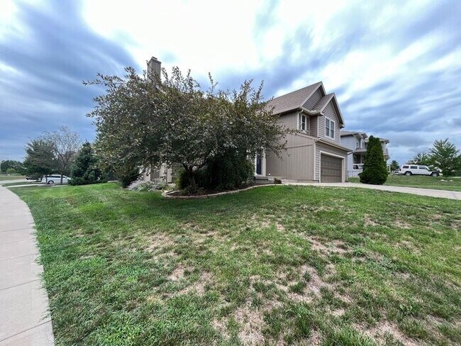 Foto del edificio - 5 Bedroom, 3 Bathroom California Split Sty...