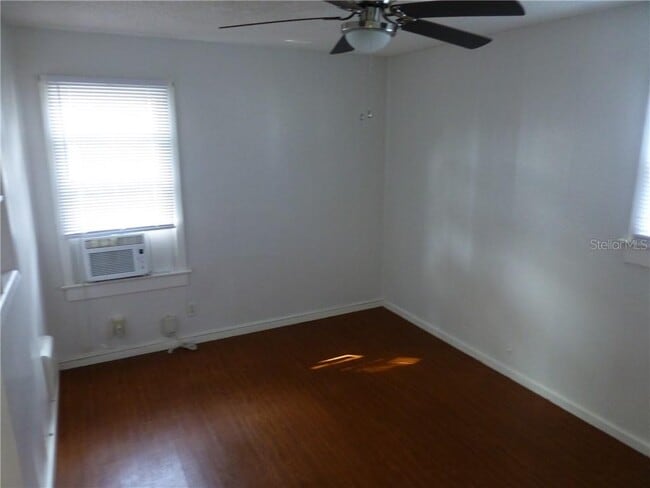 Foto del edificio - 806 8th Ave NW