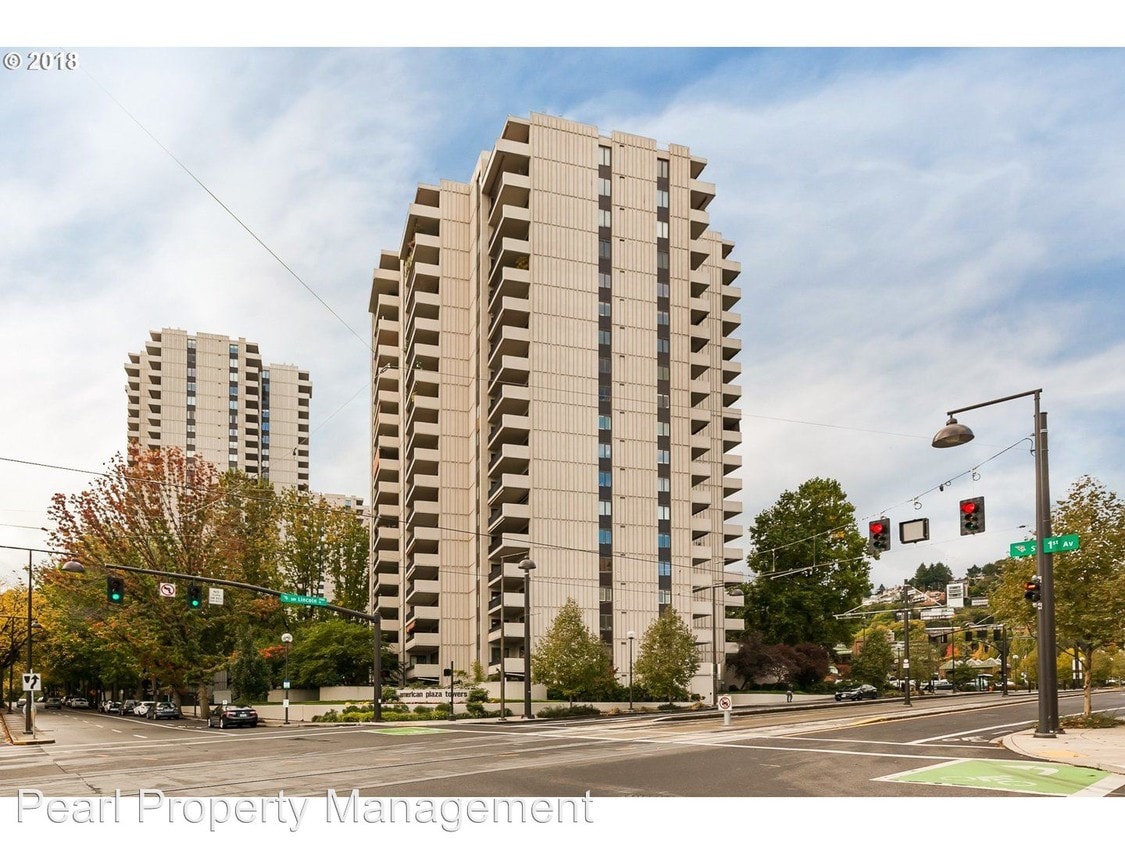 Primary Photo - 2211 SW 1st Ave