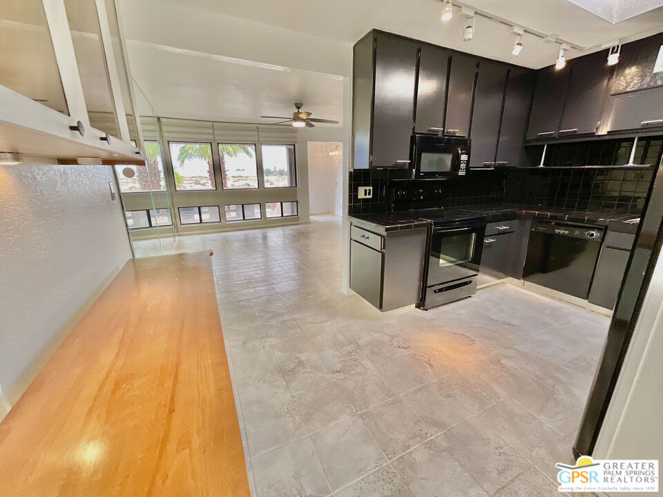 Foto principal - 425 Bradshaw E Ln