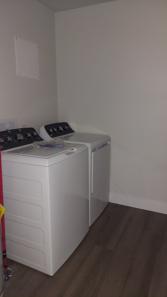 Building Photo - 1702 Prey Ct