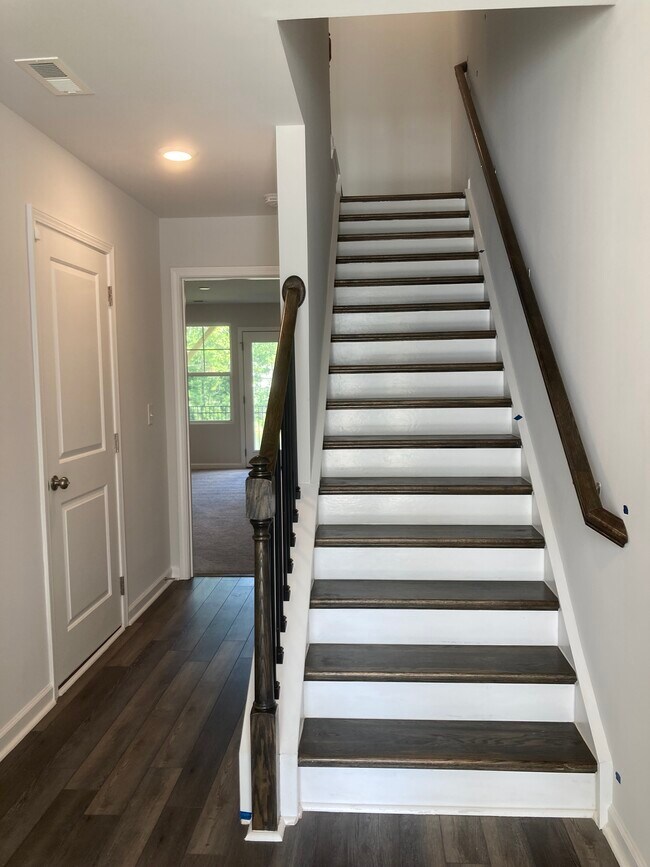 Building Photo - 1066 Shoreside Dr