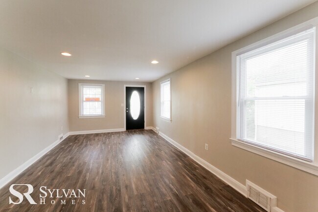 Building Photo - This adorable 3BR 2BA home is move-in ready