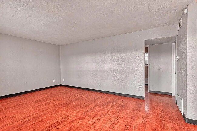 Foto del edificio - 2707 NW 36th St