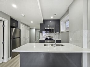 Building Photo - 438 Carringvue Grove NW