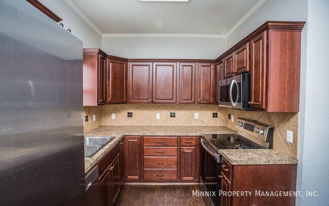 Foto del edificio - 6125 8th Dr