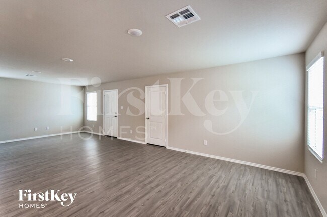 Foto del edificio - 14015 Mulch Ct