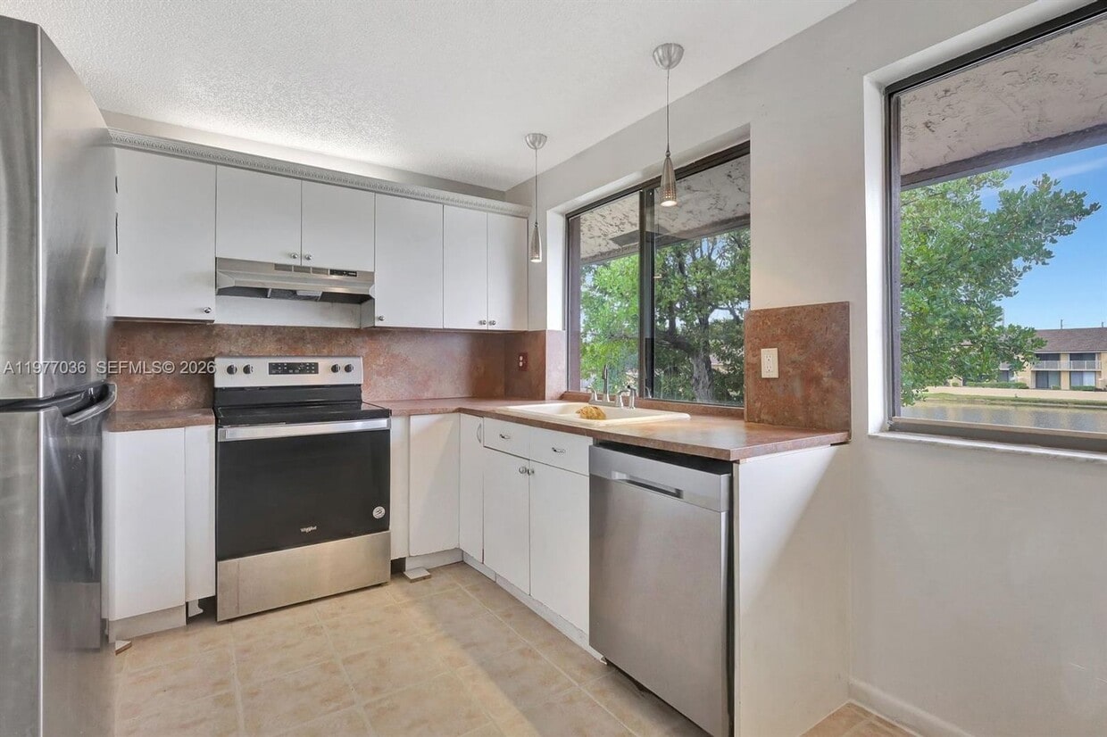 Photo - 615 NW 210th Street 201-25, Miami Gardens, FL 33169