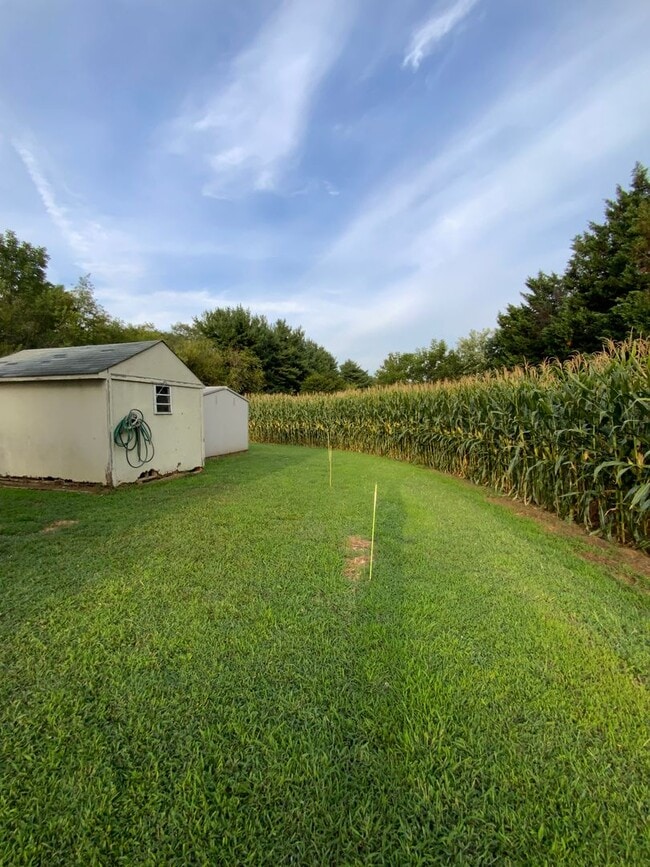 Building Photo - 19 Roberts Rd