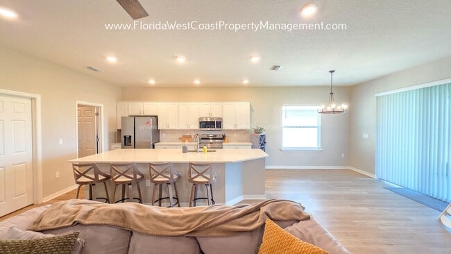 Foto del edificio - BRILLIANT 4 BEDROOM/2.5 BATH HOME AVAILABLE IN AVIARY at RUTLAND RANCH PARRISH!