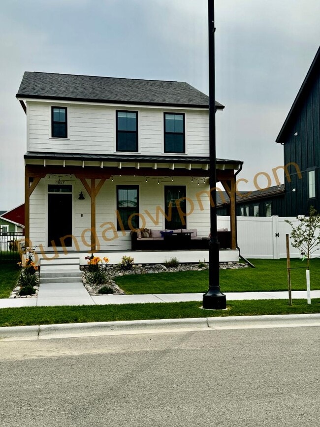 Building Photo - 1857 St Paul Ln