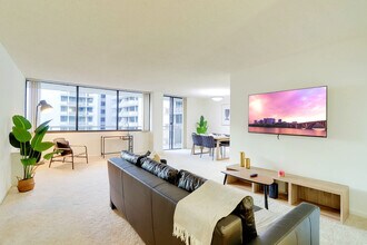 Building Photo - 320 23rd St S