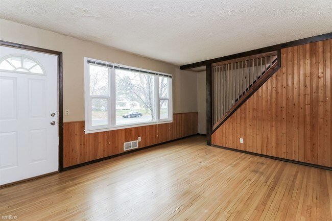 Foto del edificio - 3 br, 2 bath House - 2050 107th Ave NW