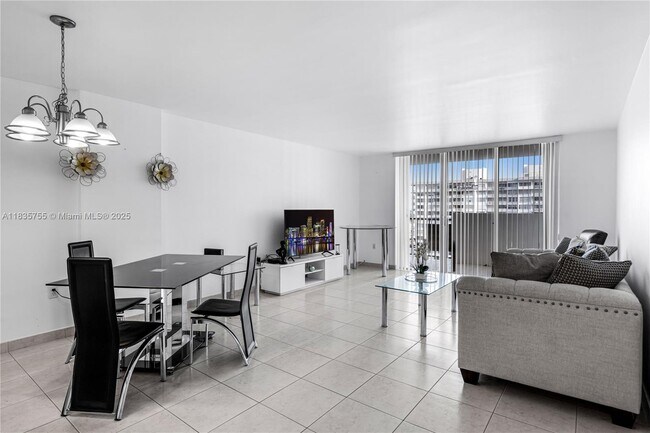 Foto del edificio - 2780 NE 183rd St