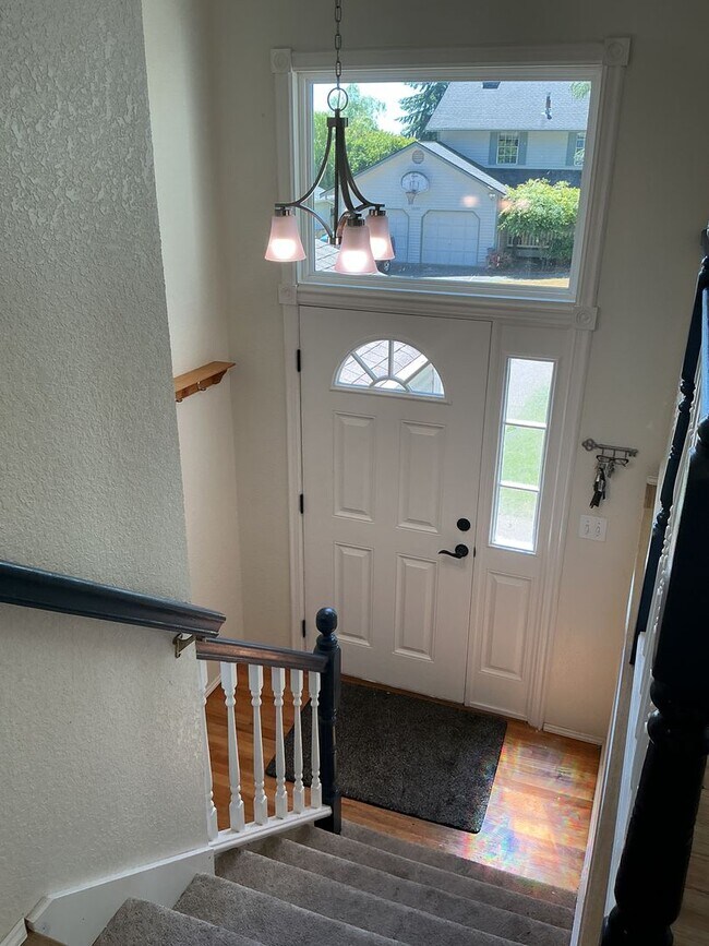 Foto del edificio - SILVERDALE - 4BED 3 BATH HOME HEART OF SILVERDALE