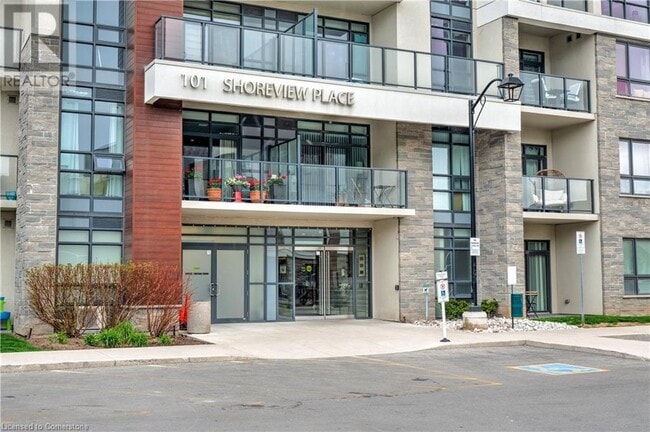 Building Photo - 101 Shoreview Pl