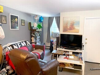 Building Photo - 39 Garrison Rd