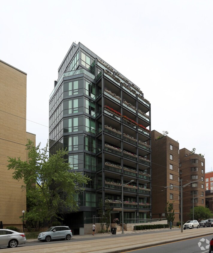 112 St Clair Ave, Toronto, ON M4V 1N6 Apartments 112 St Clair Ave