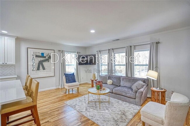 Building Photo - 2230 Beecher Cir SW