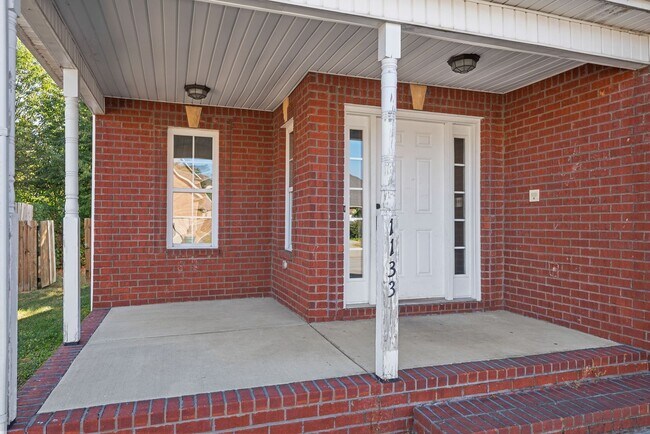 Foto del edificio - 4 Bedroom Pet Friendly Home For Rent!