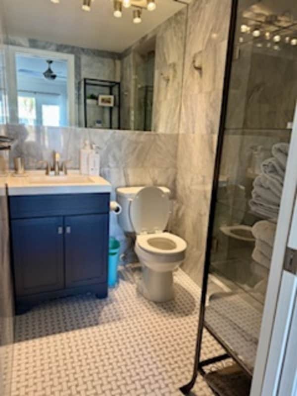 Photo - 602 Northeast 37th Street - B Apartment