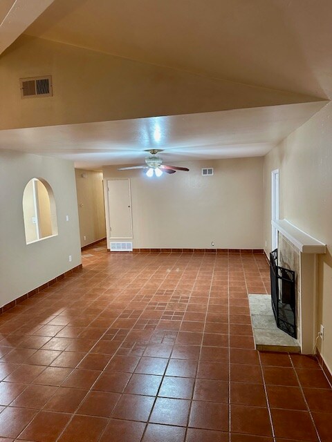 Foto del edificio - 381 E Emerson St