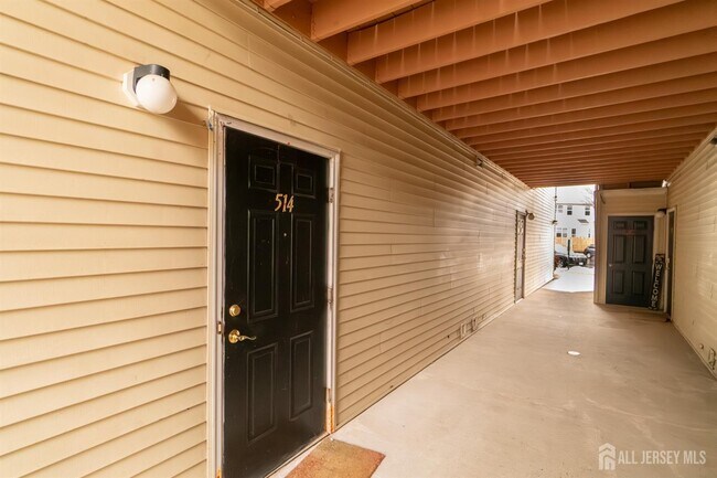 Building Photo - 514 Coppola Dr