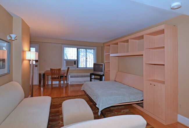 Wall bed down - 1577 N Colonial Ter