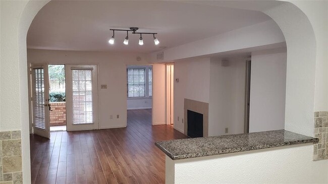 Building Photo - 2425 Holly Hall St