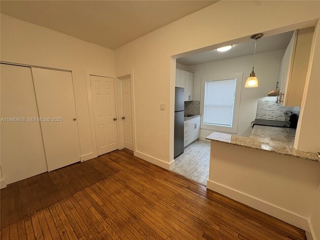 Building Photo - 3237 SW 4th St