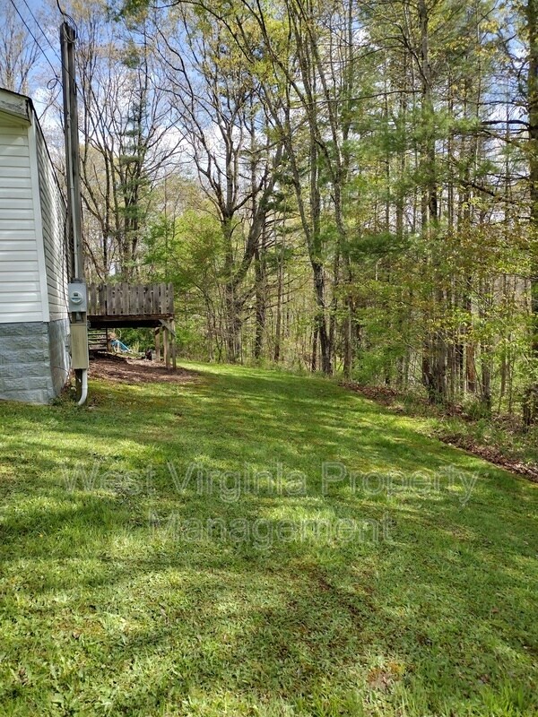 123 Pioneer Dr, Shady Spring, WV 25918 House Rental in Shady Spring