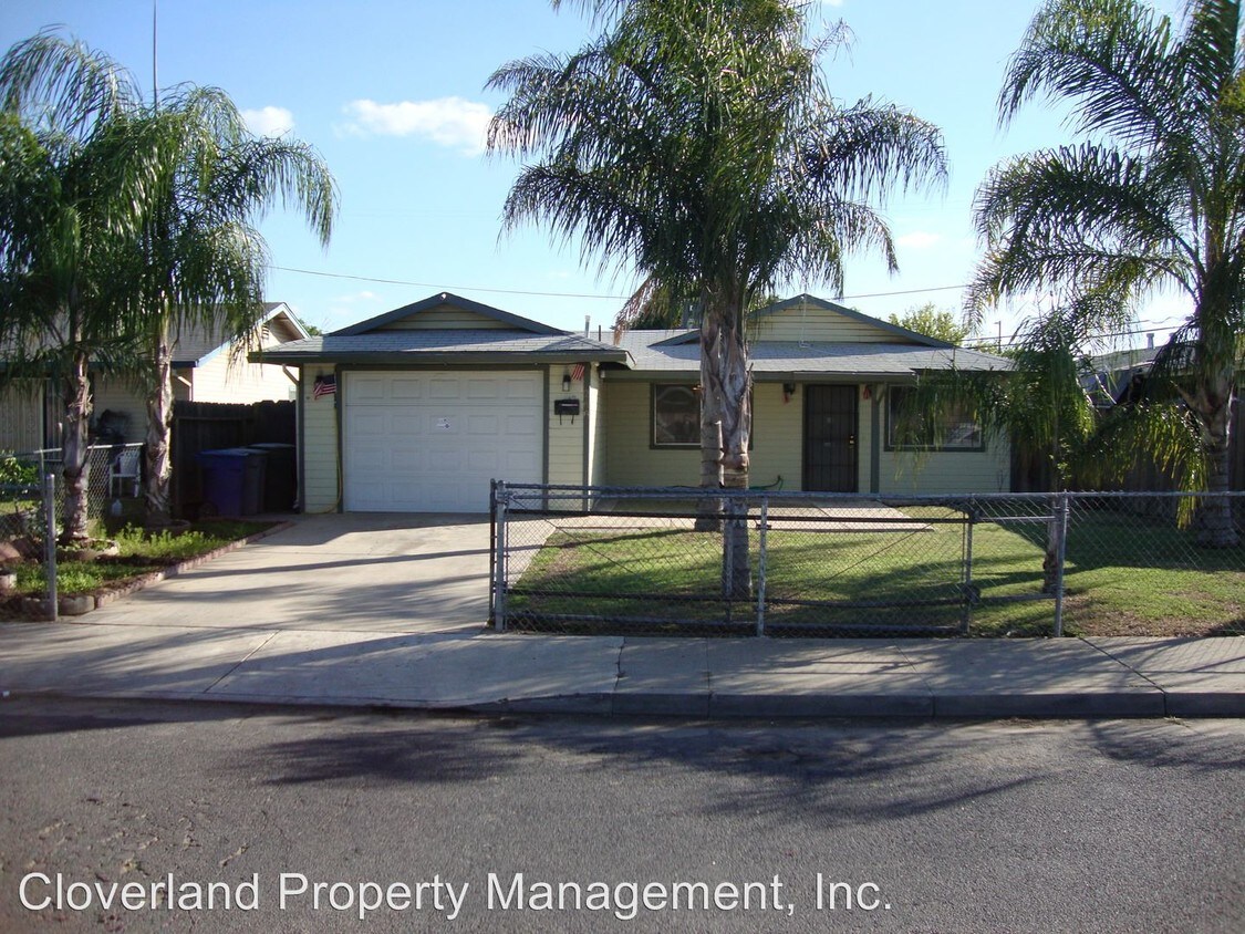 Foto principal - 5 br, 2 bath House - 268 E 10th St