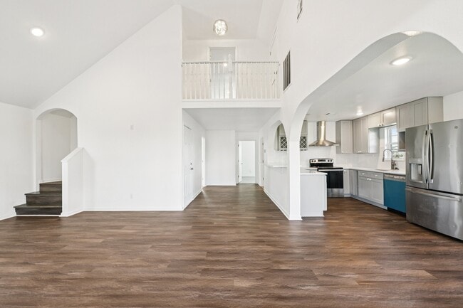 Foto del edificio - 6935 W Holiday St
