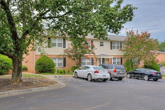 Foto del edificio - 2905 Arrowhead Dr